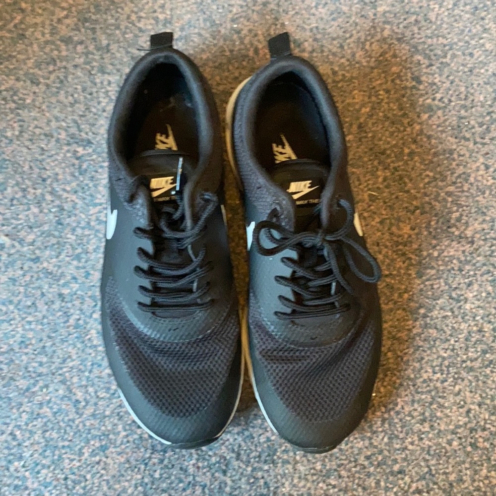 NIKE AIR MAX THEA